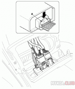 Kia Sorento 2 (XM) - снятие приборной панели (3).gif