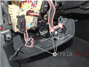 Kia Optima 2 (JF) - снятие приборной панели (3).gif