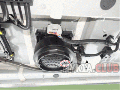 Замена топливного фильтра на Kia Sorento с бензиновым и дизельным двигателем